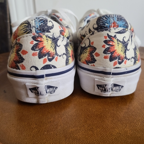 Van's Floral Lace Up Size 5.5 - Picture 6 of 10